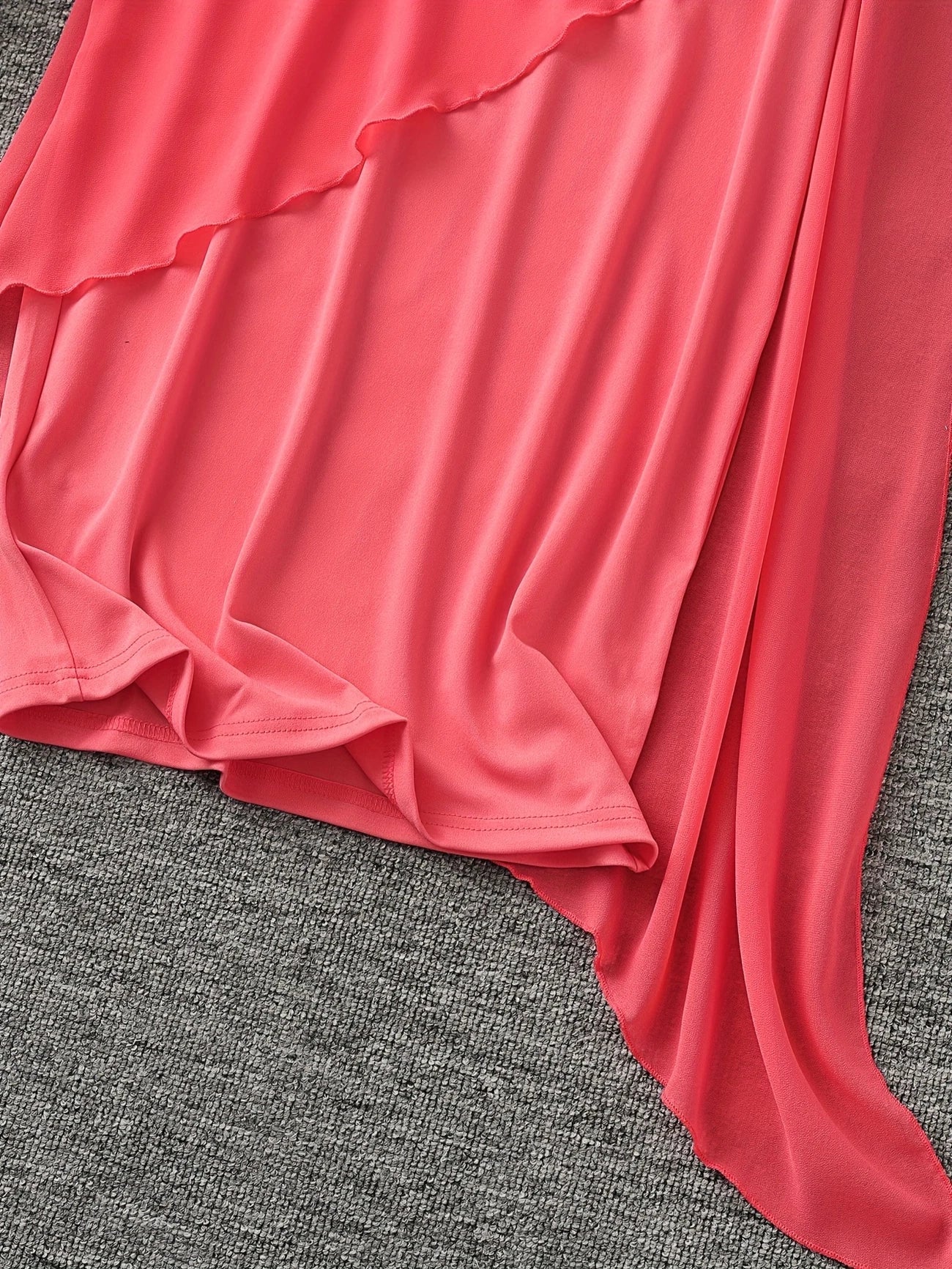 ADDIE | TIDSLÖS ÄRMLESS MIDI KLÄDNAD