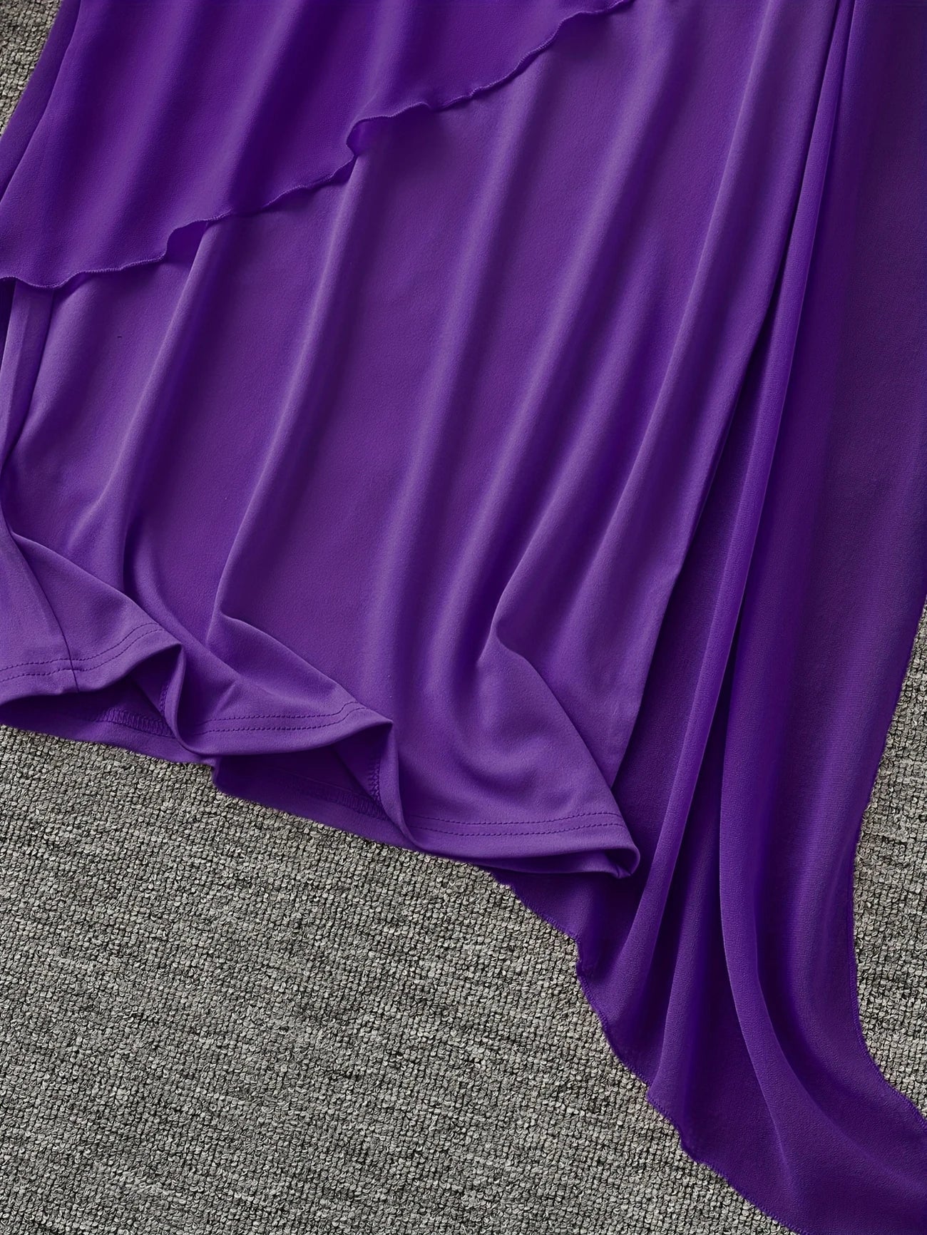 ADDIE | TIDSLÖS ÄRMLESS MIDI KLÄDNAD