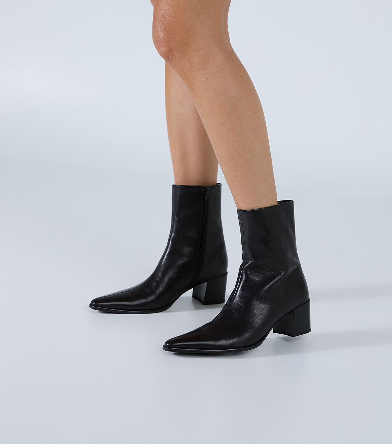 Bella™ | Eva Black Vintage