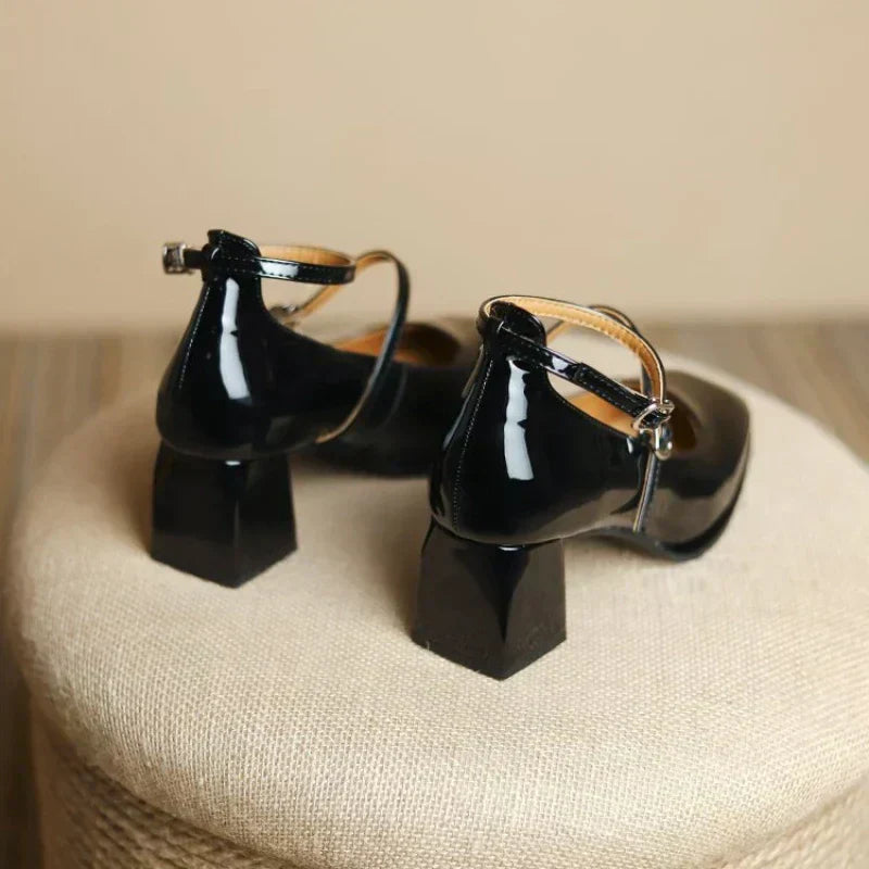 Abigail | Eleganta Ankelremmar Pumps