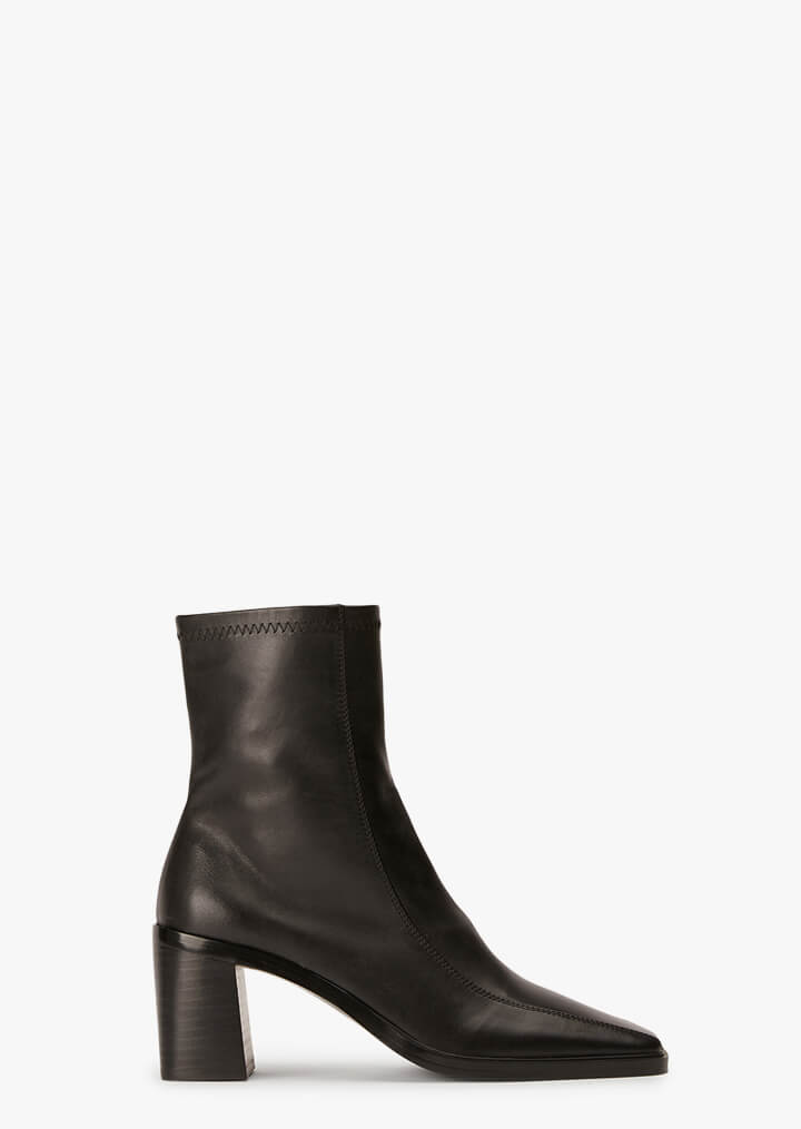 Mode™ | Dusty Black Como